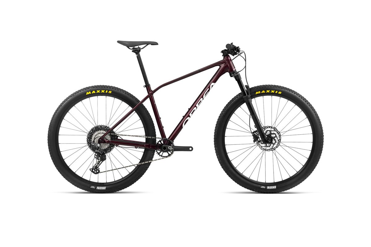 ALMA H30 S RED-WHI ALMA H30 S RED-WHI