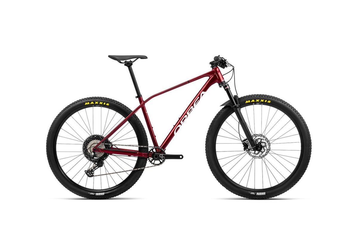 ALMA H30 L RED-WHI ALMA H30 L RED-WHI
